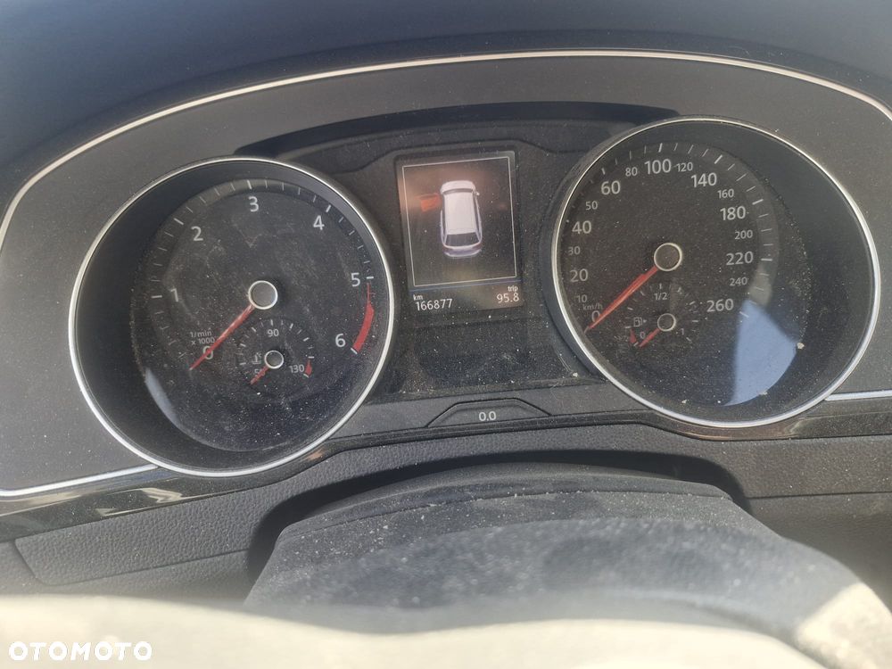 Volkswagen Passat 2.0 TDI SCR DSG Business - 14