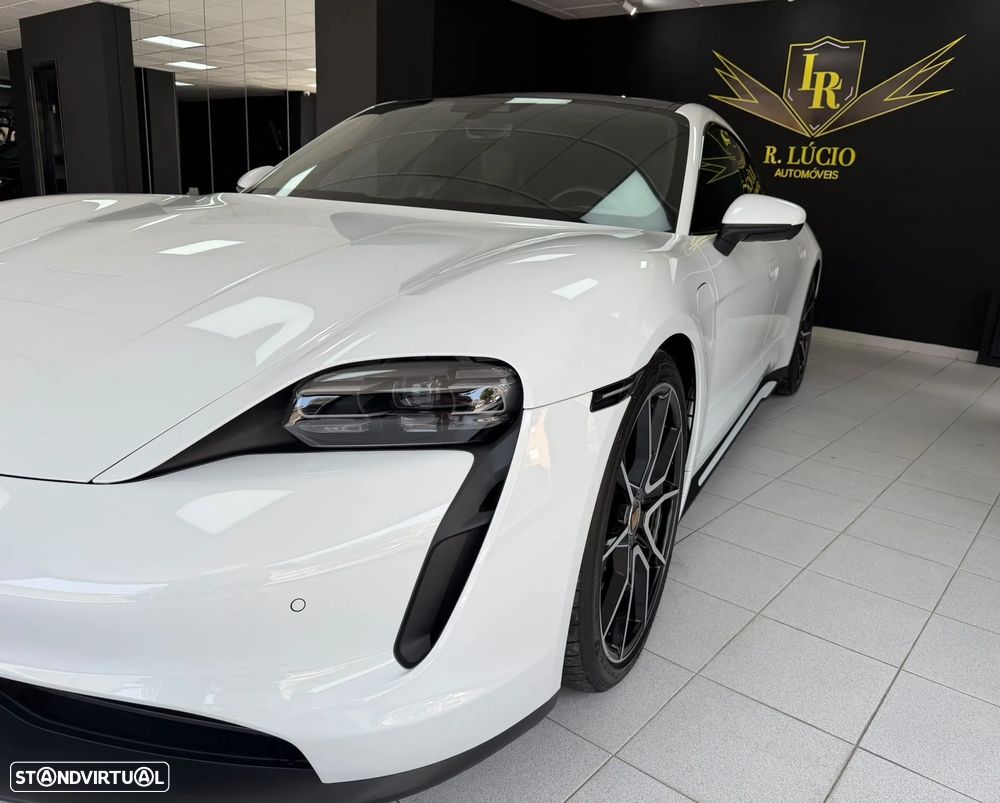 Porsche Taycan Bateria Performance Plus - 32