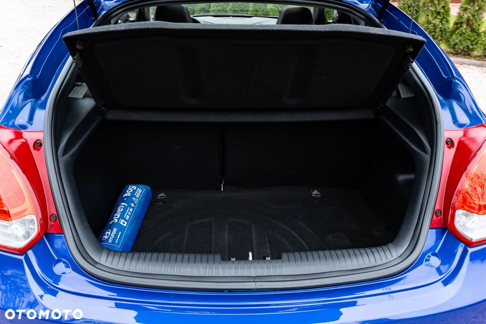 Hyundai Veloster 1.6 Premium - 29