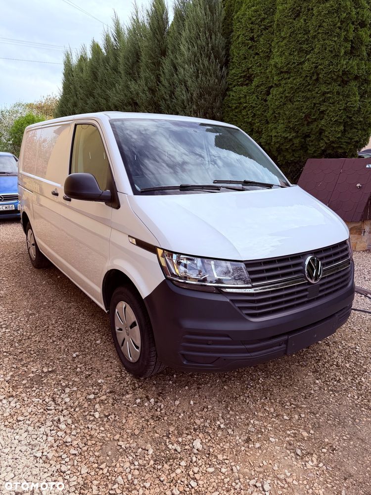 Volkswagen Transporter - 1