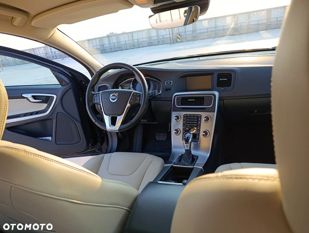 Volvo V60 Cross Country T5 AWD Summum - 9