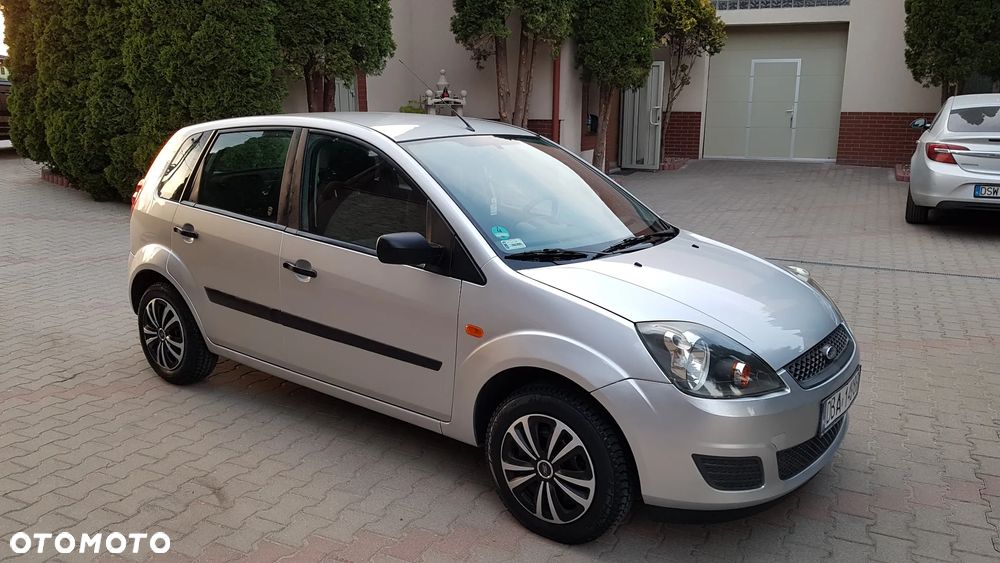 Ford Fiesta 1.25 Trend - 18