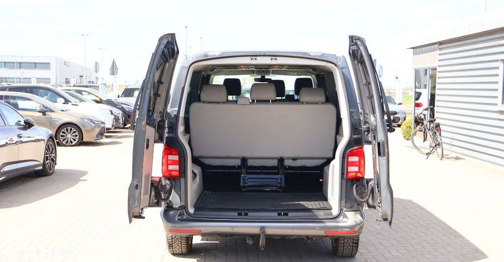 Volkswagen Caravelle - 9