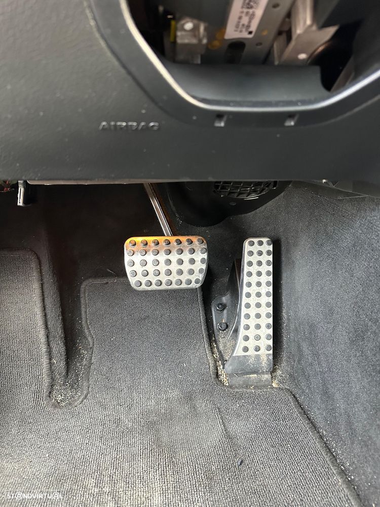 Mercedes-Benz C 300 h AMG Line - 17