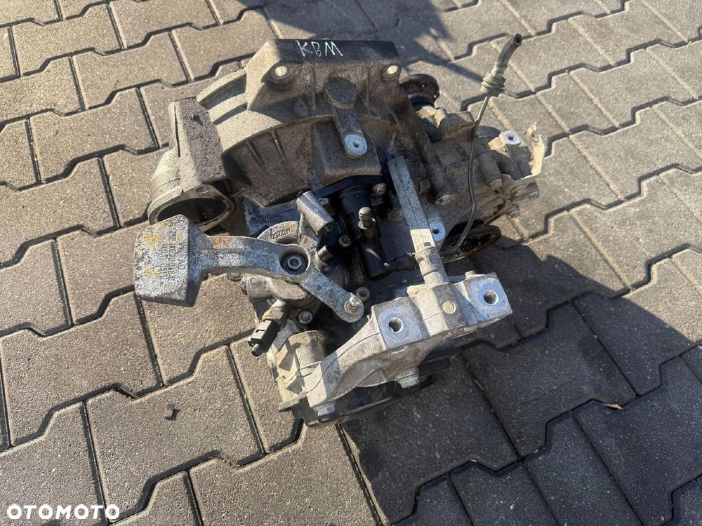SKRZYNIA BIEGÓW 1.9 TDI KBM VW PASSAT B6 2009 - 1