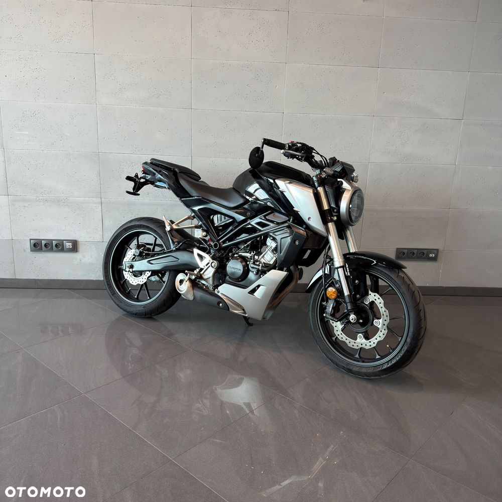 Honda CB - 1