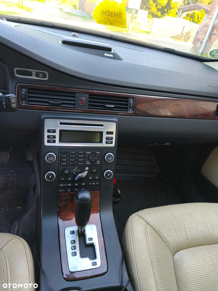 Volvo V70 D5 AWD Momentum - 17