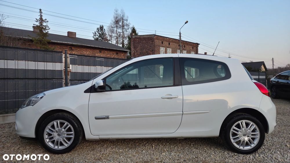 Renault Clio 1.2 16V 75 Collection - 13
