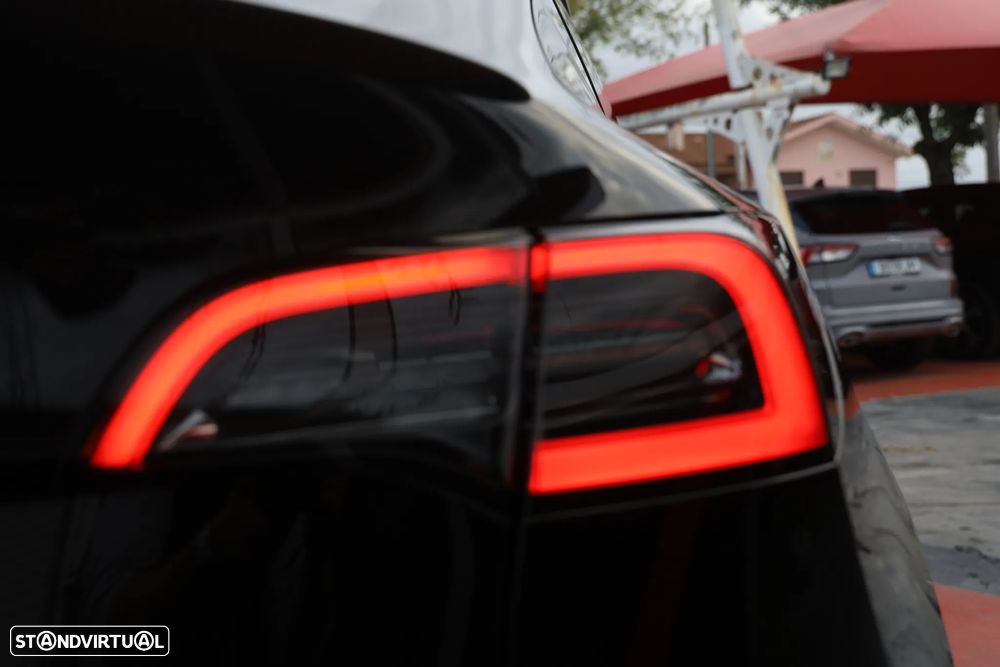 Tesla Model Y Performance Tração Integral - 27