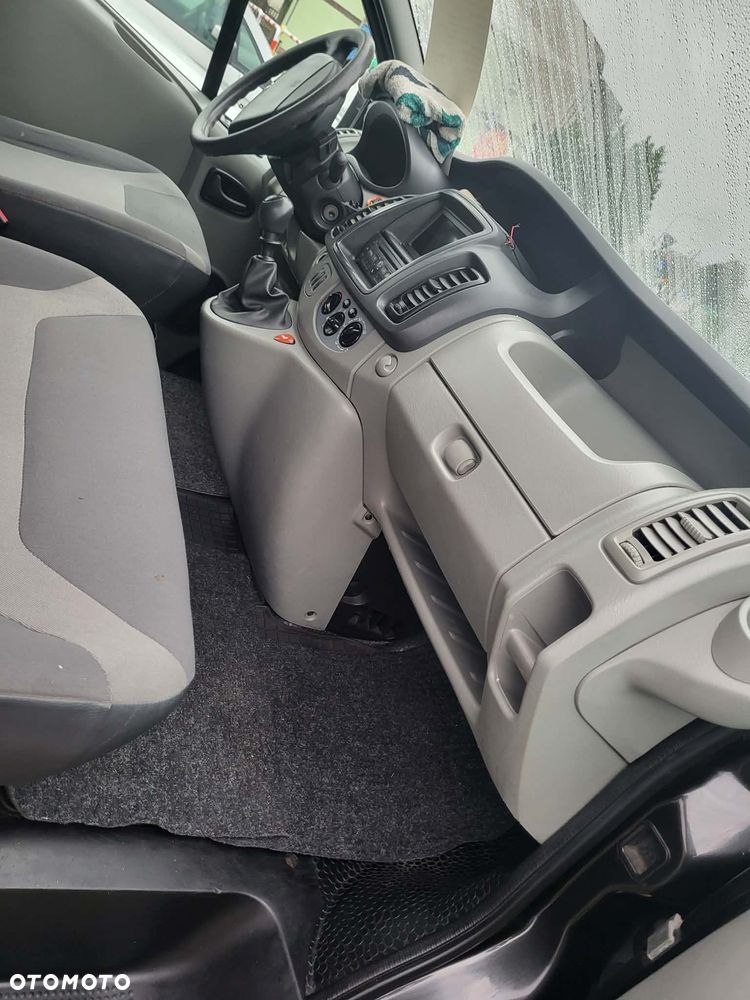 Renault TRAFIC - 10