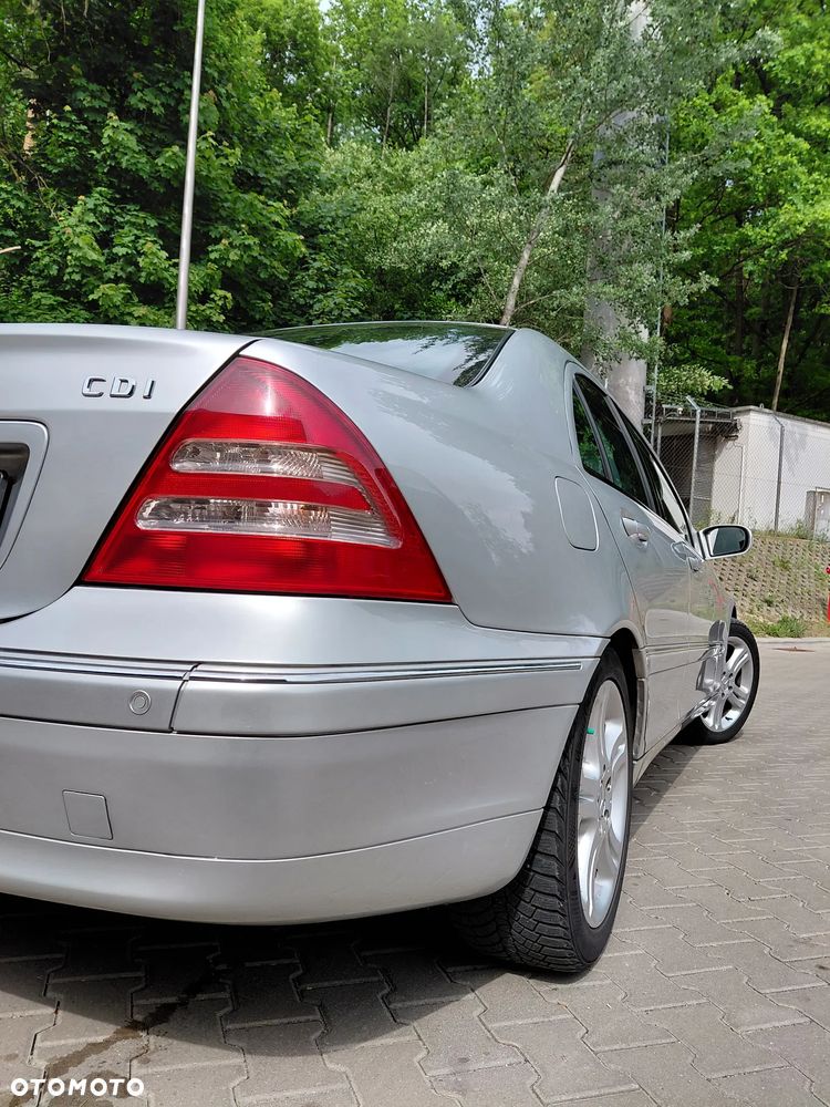 Mercedes-Benz Klasa C 220 CDI Elegance - 10
