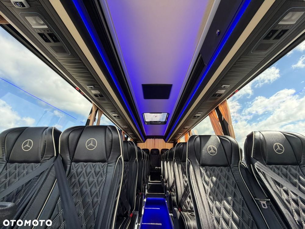 Mercedes-Benz Sprinter 519 - 21