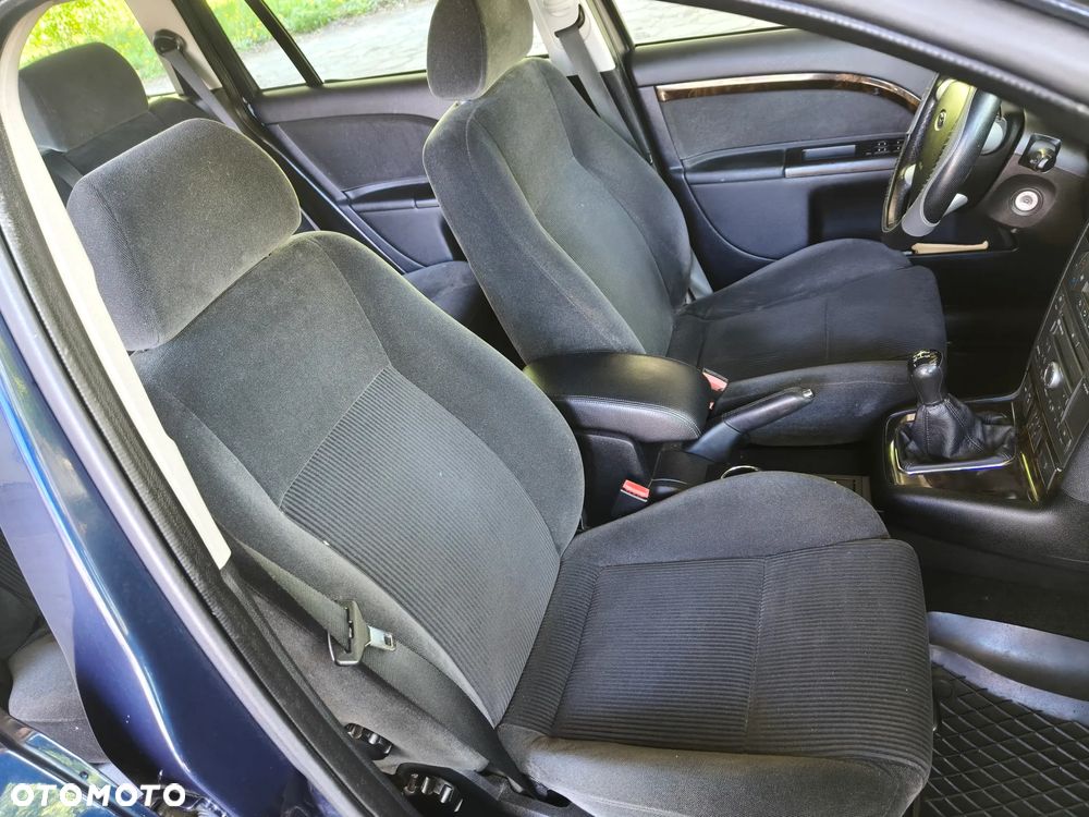 Ford Mondeo 1.8 Ghia - 12