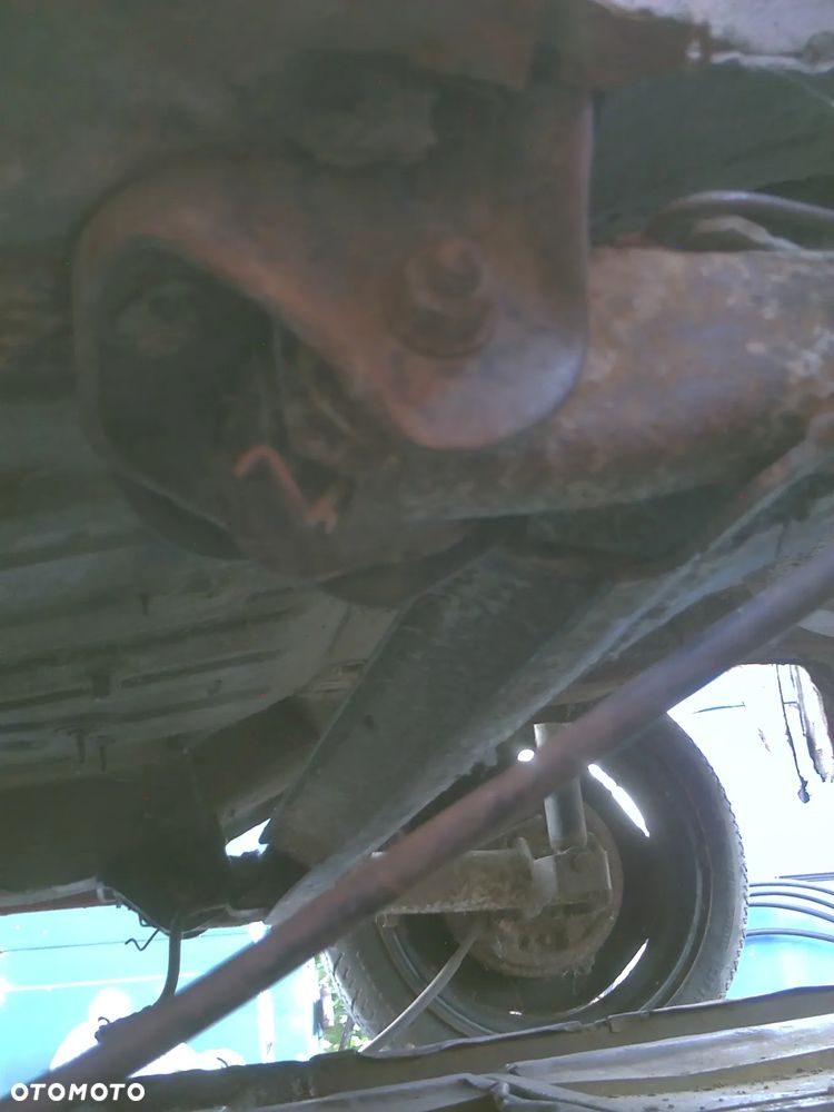 Vw golf 2 II na czesci3d dywany na kielichy tyl,zderzak szeroki,lampy tyl ciemne,zegary,prog nowy lewy,wozek przod,wahacze,amortyzatory,mc phersony,OStyl,pas podloga lampy,szyby,belka instalacja - 22