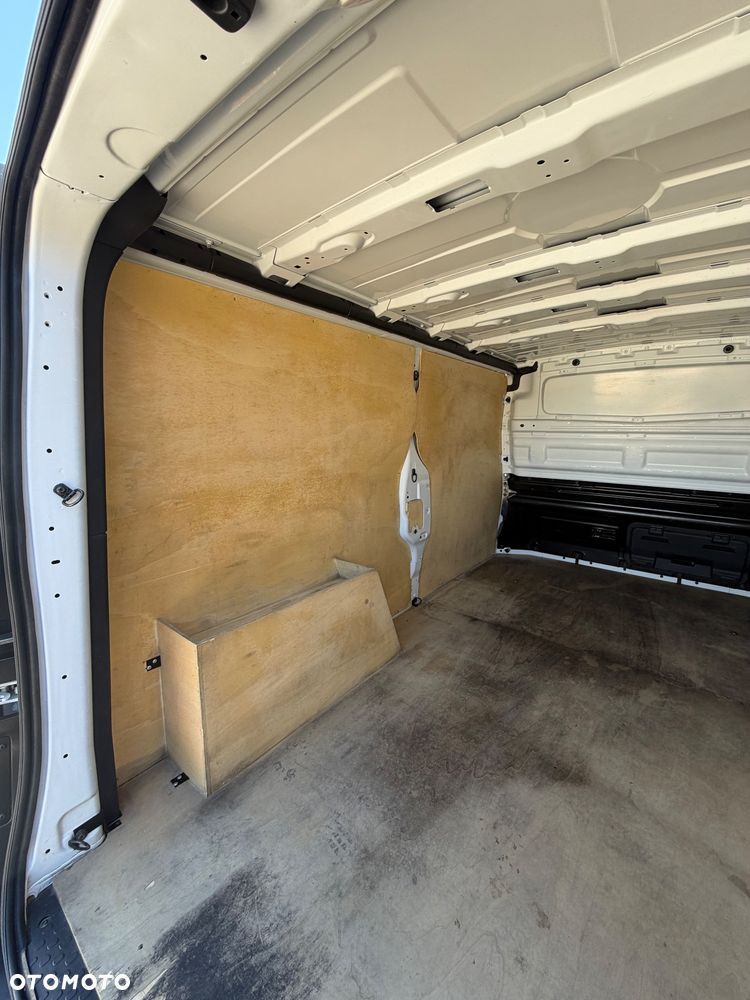Renault Trafic Długi Blaszak L2H1 Renault Trafic Blaszak 2.0 - 14