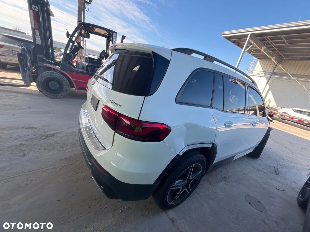Mercedes-Benz GLB - 31