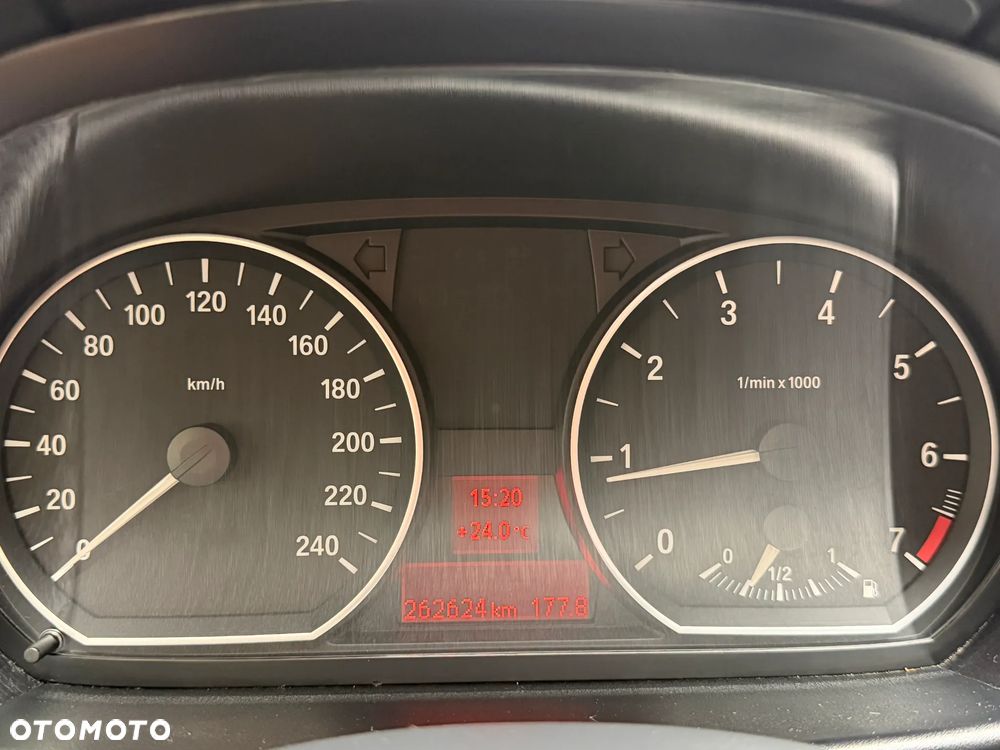 BMW Seria 1 116i - 15