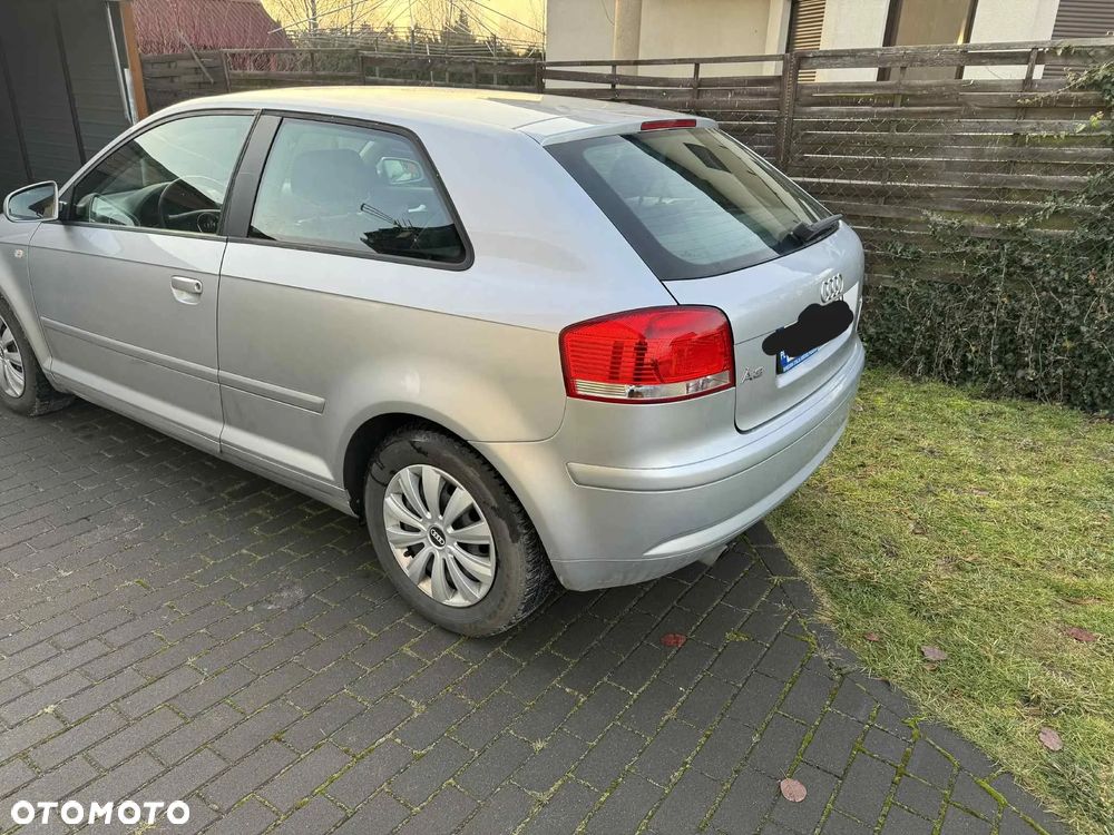 Audi A3 3-drzwiowe 1.6 Attraction - 8