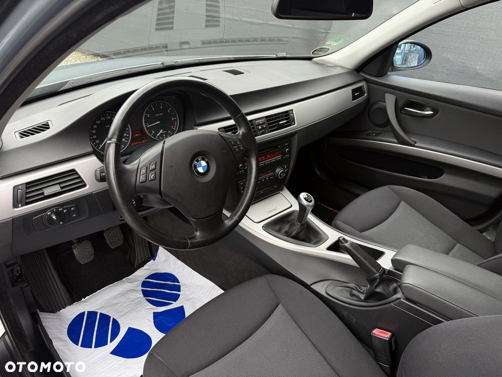 BMW Seria 3 - 22