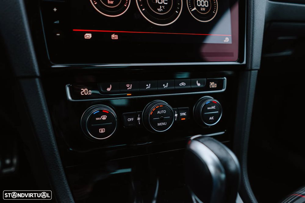 VW Golf 2.0 TSI GTI DSG Performance - 26