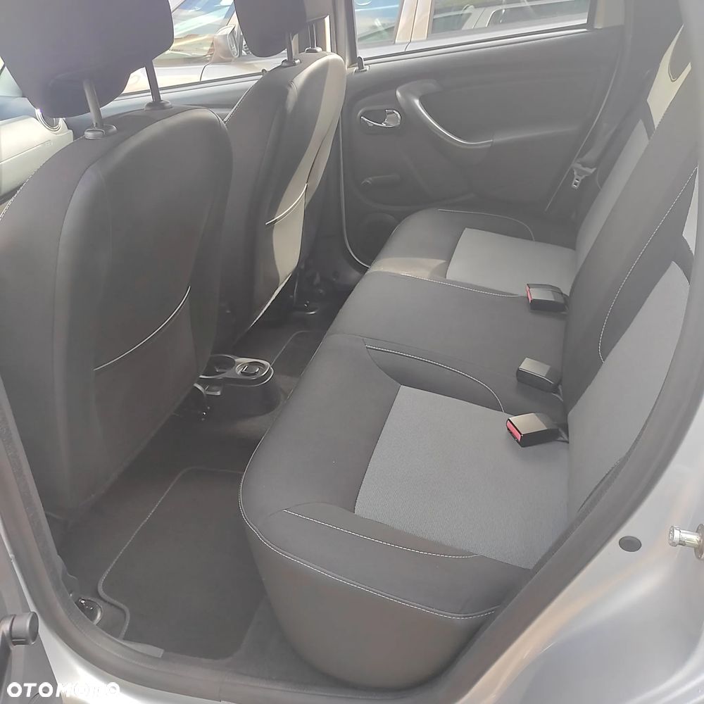 Dacia Duster 1.6 SCe Laureate S&S - 8