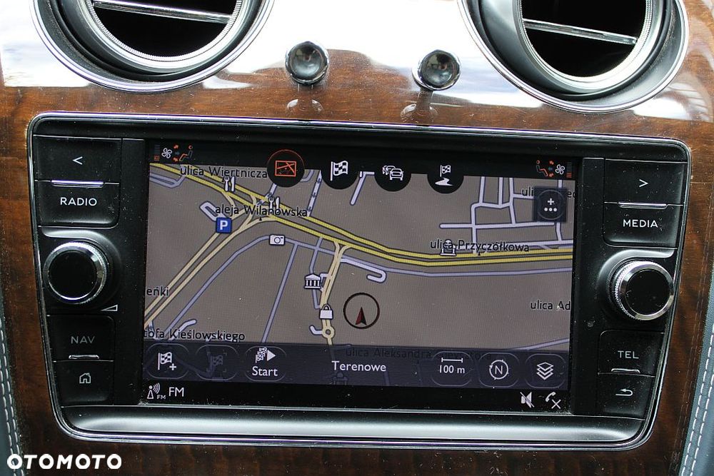 Bentley Bentayga W12 Mulliner - 25