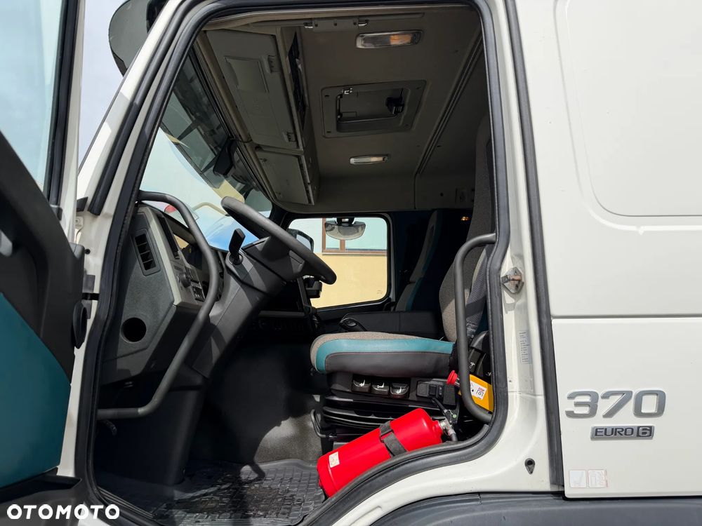 Volvo FM370 6X2 EURO6 - 20