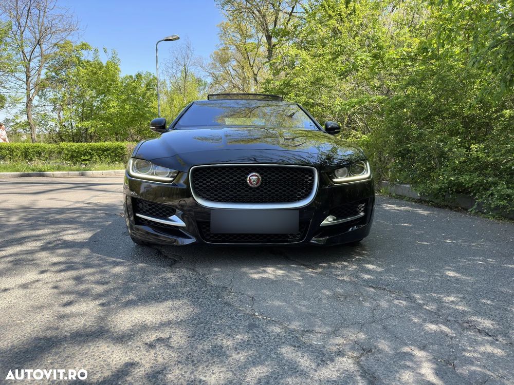 Jaguar XE 2.0 Portfolio - 5