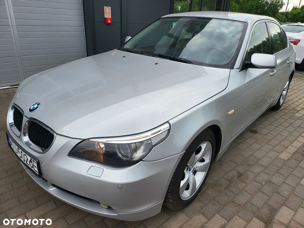 BMW Seria 5 520i - 24