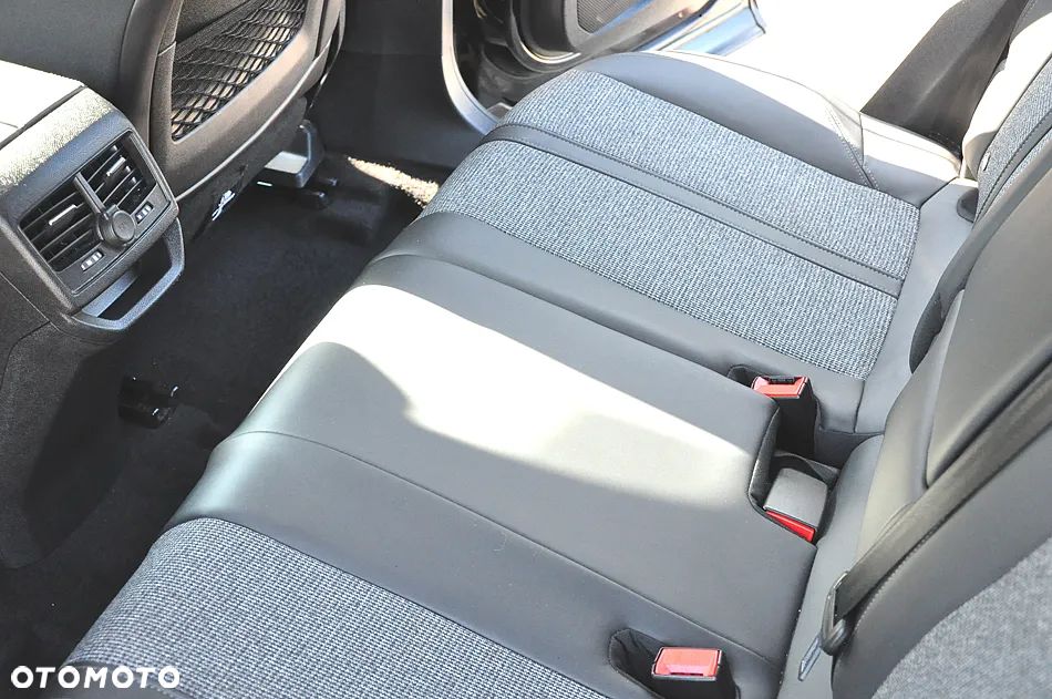 Peugeot 3008 BlueHDi 130 Stop & Start Allure Business-Paket - 31