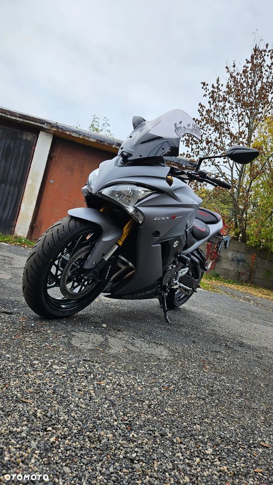 Suzuki GSX 1000 - 1