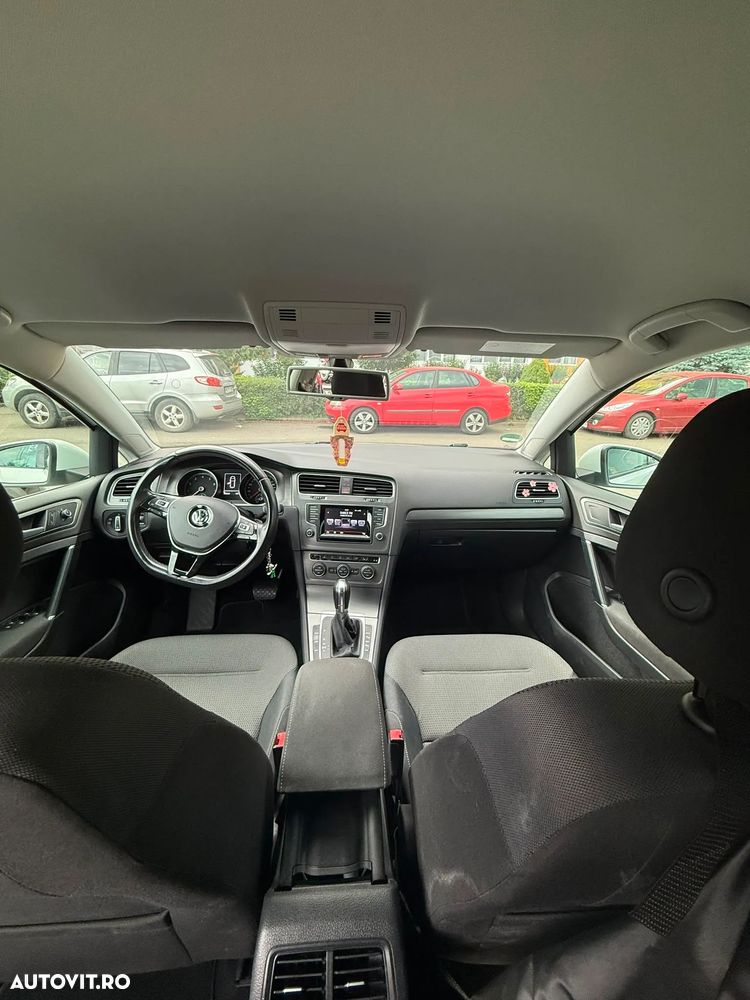 Volkswagen Golf - 9