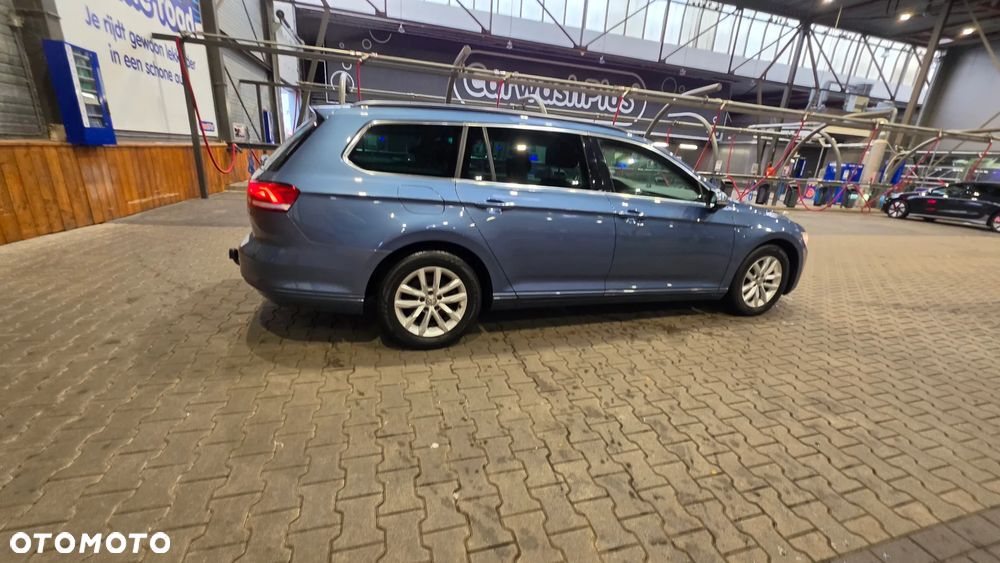 Volkswagen Passat - 17