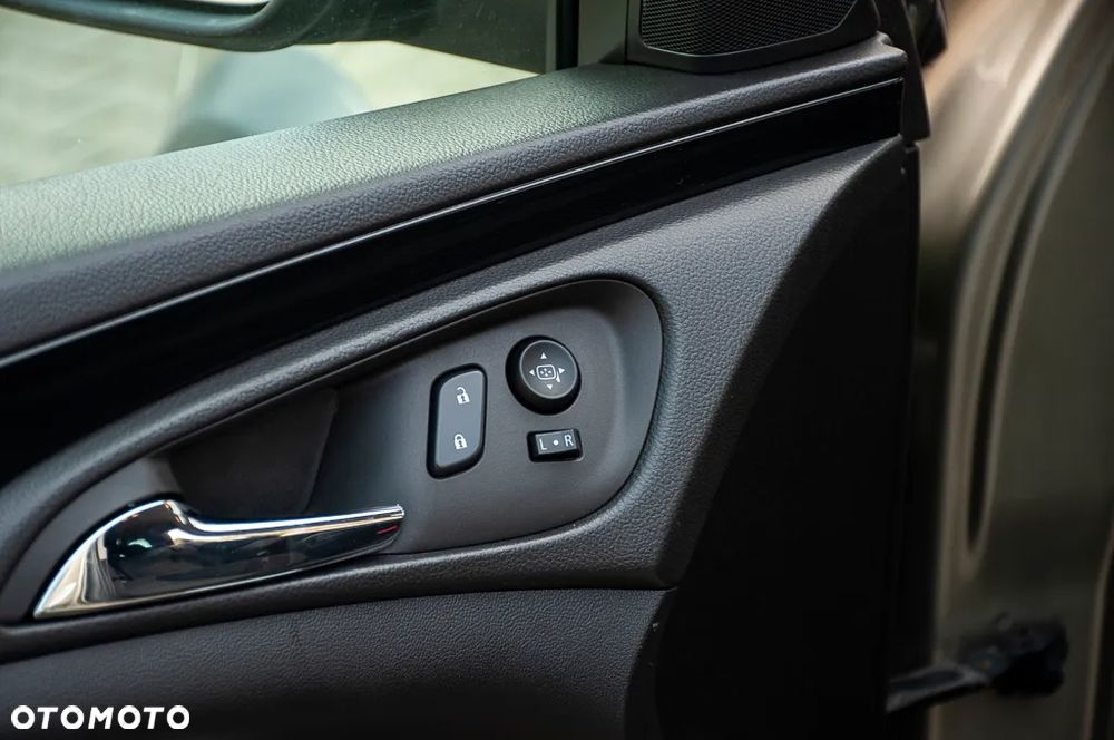 Opel Insignia - 31