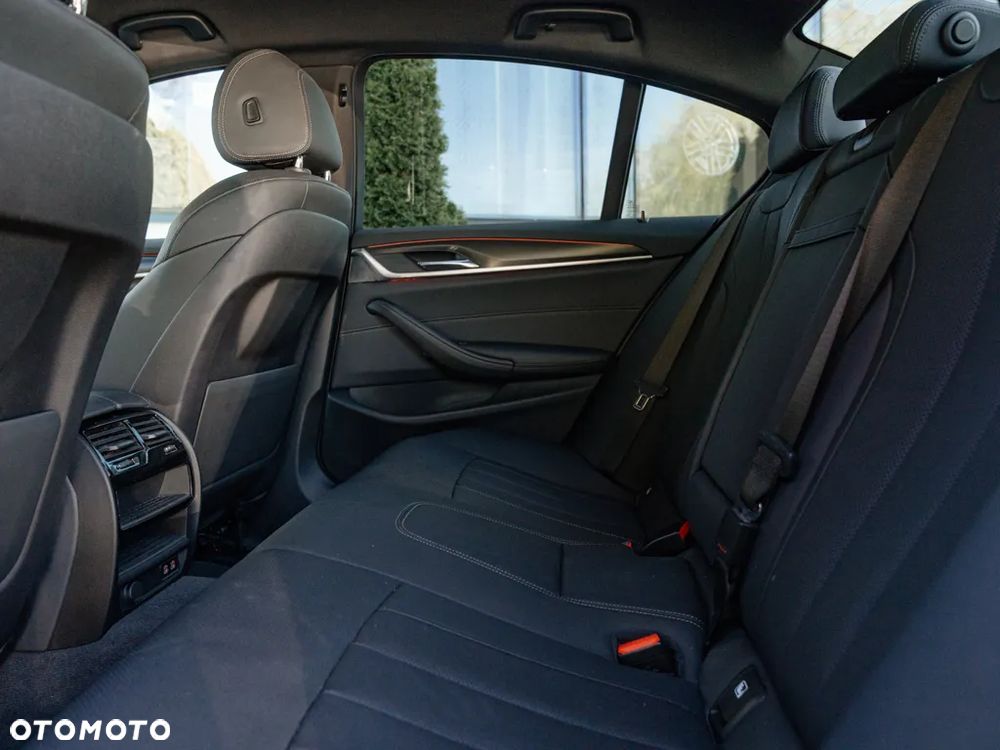 BMW Seria 5 520d xDrive mHEV M Sport sport - 13