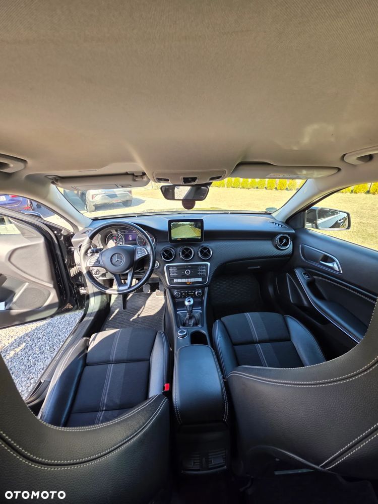 Mercedes-Benz GLA 200 d - 17
