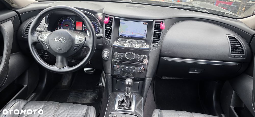 Infiniti FX - 13