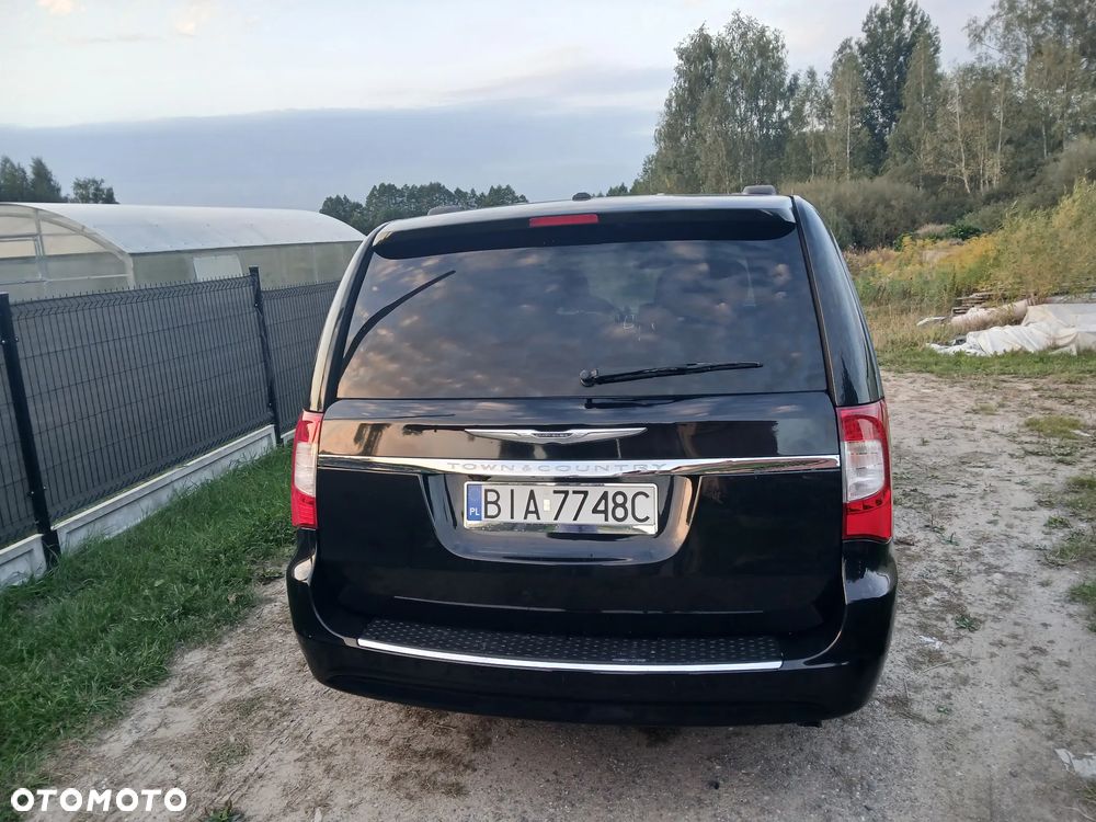 Chrysler Town & Country 3.6 Limited - 7