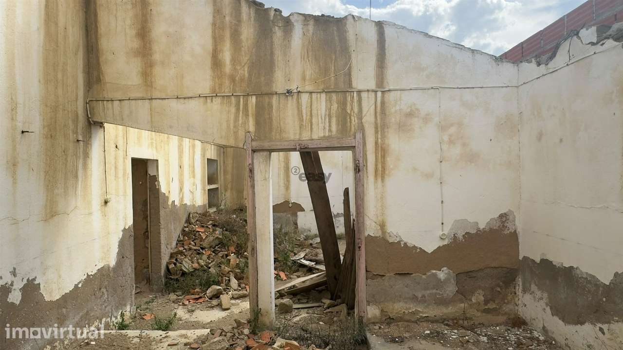 Moradia T2 para remodelar em Castro Verde - Grande imagem: 3/14