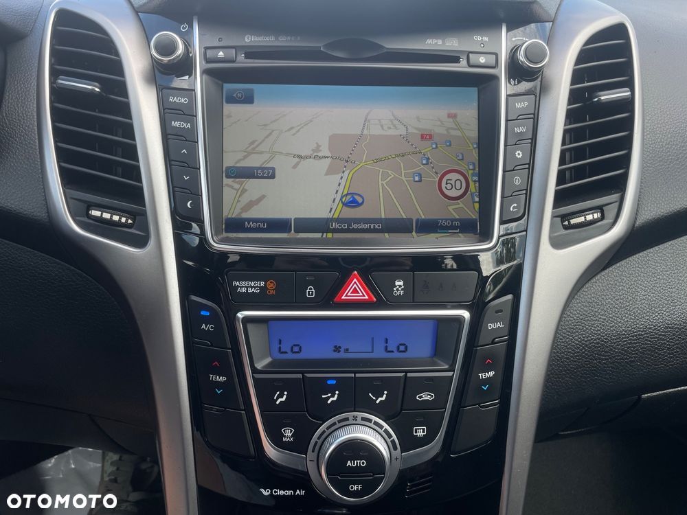 Hyundai i30 blue Kombi 1.6 CRDi Passion - 13
