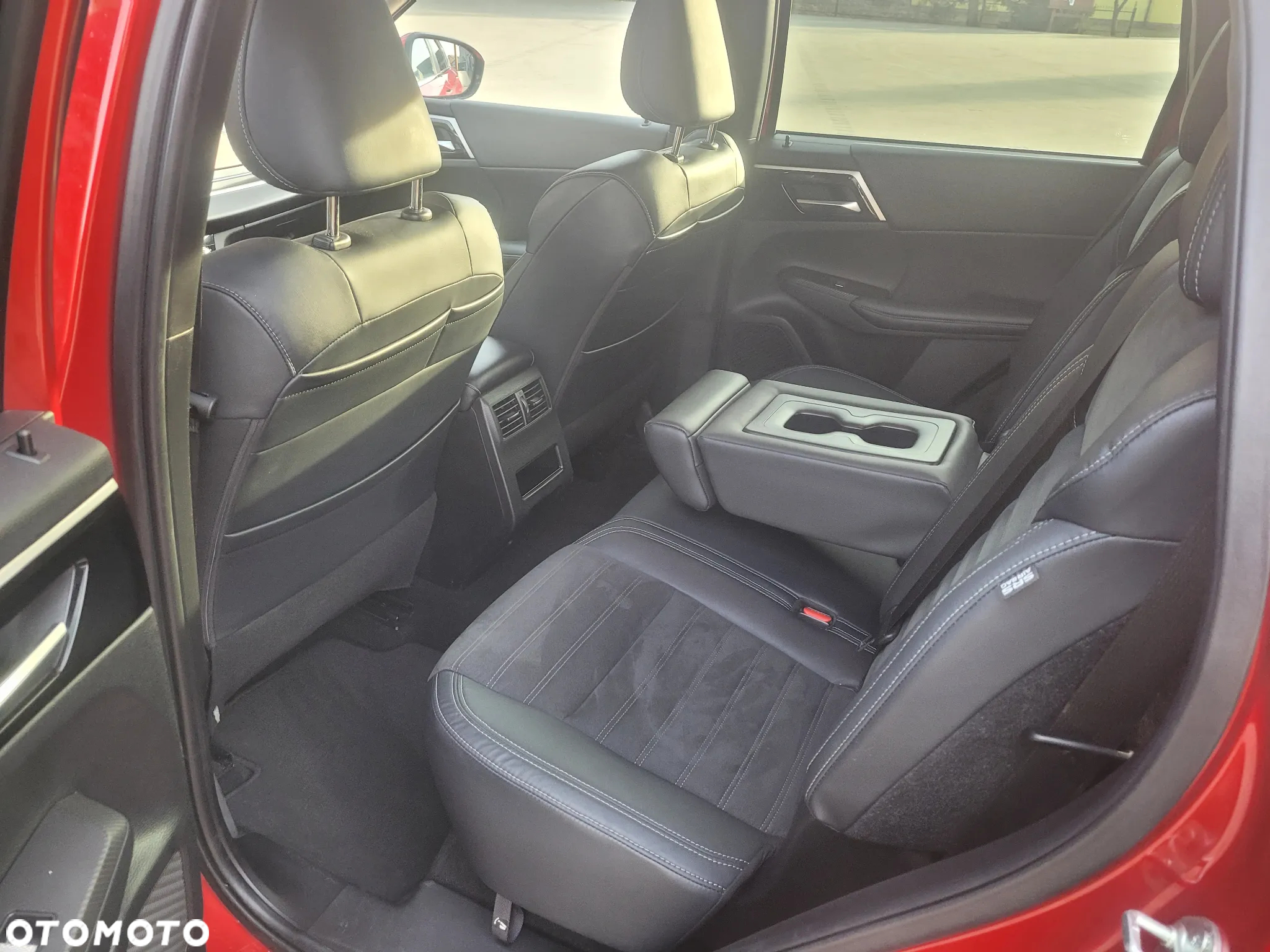 Mitsubishi Outlander 2.4 4WD CVT Intense - 11