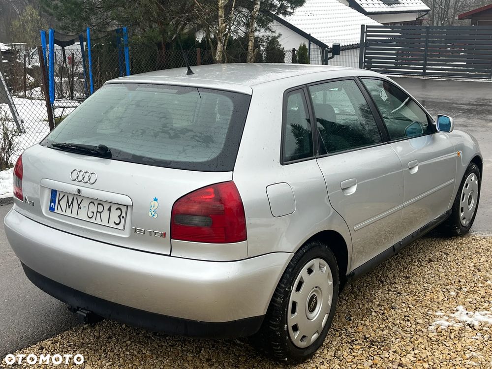 Audi A3 Sportback 1.9 TDI Ambiente - 3