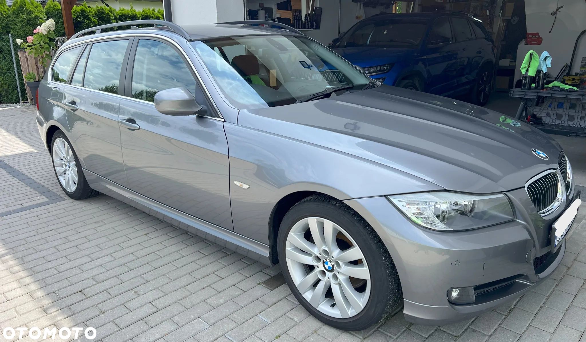 BMW Seria 3 325i Touring - 1