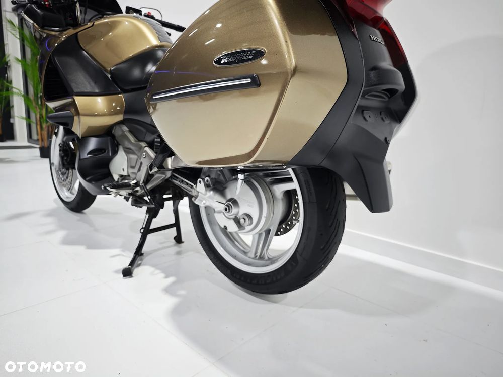 Honda Deauville - 21