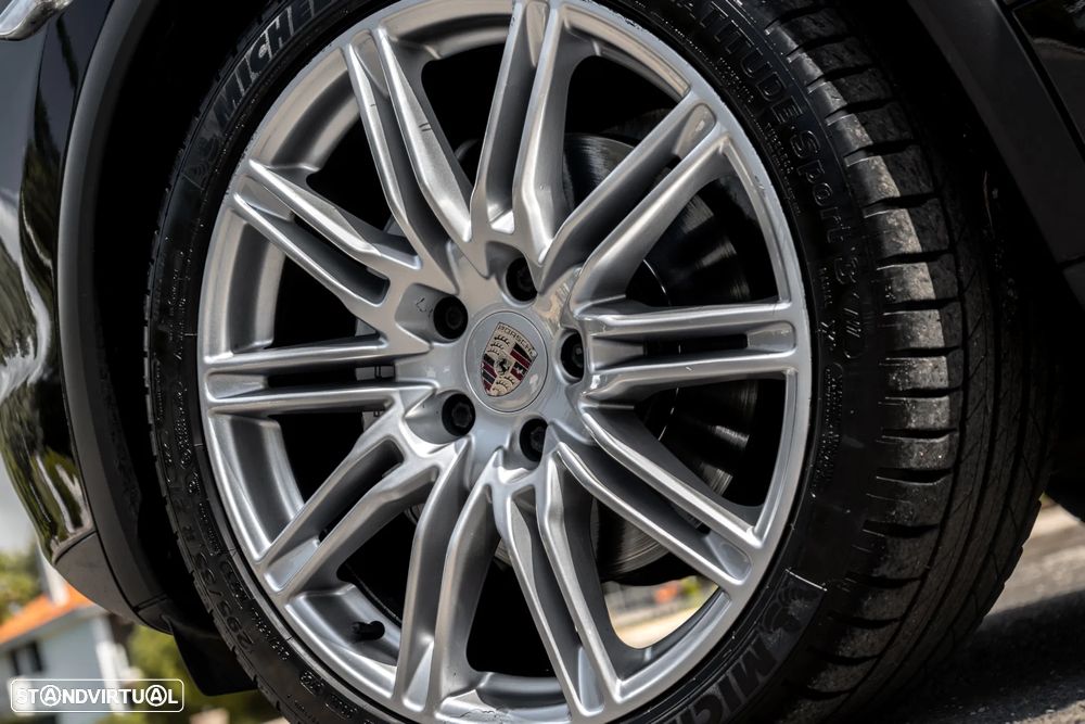 Porsche Cayenne S - 7