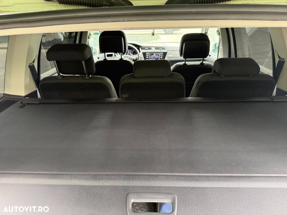 VOLKSWAGEN Touran 2020 — imagine 17