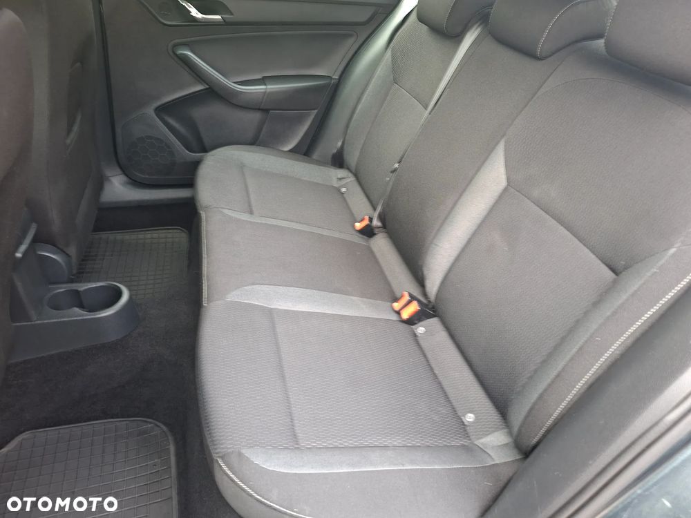 Skoda RAPID Spb 1.2 TSI Edition - 15