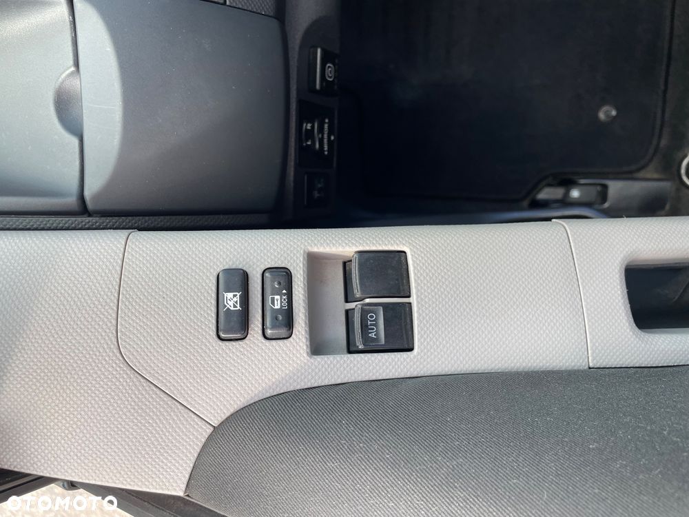 Toyota Yaris - 10