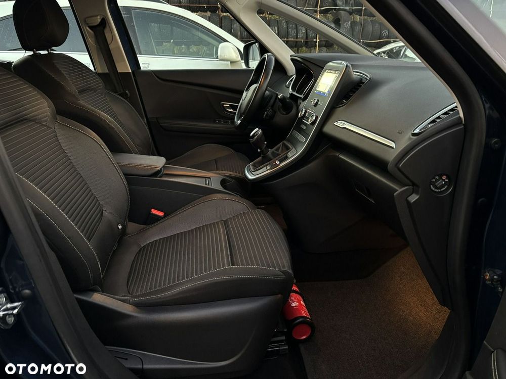 Renault Grand Scenic - 26