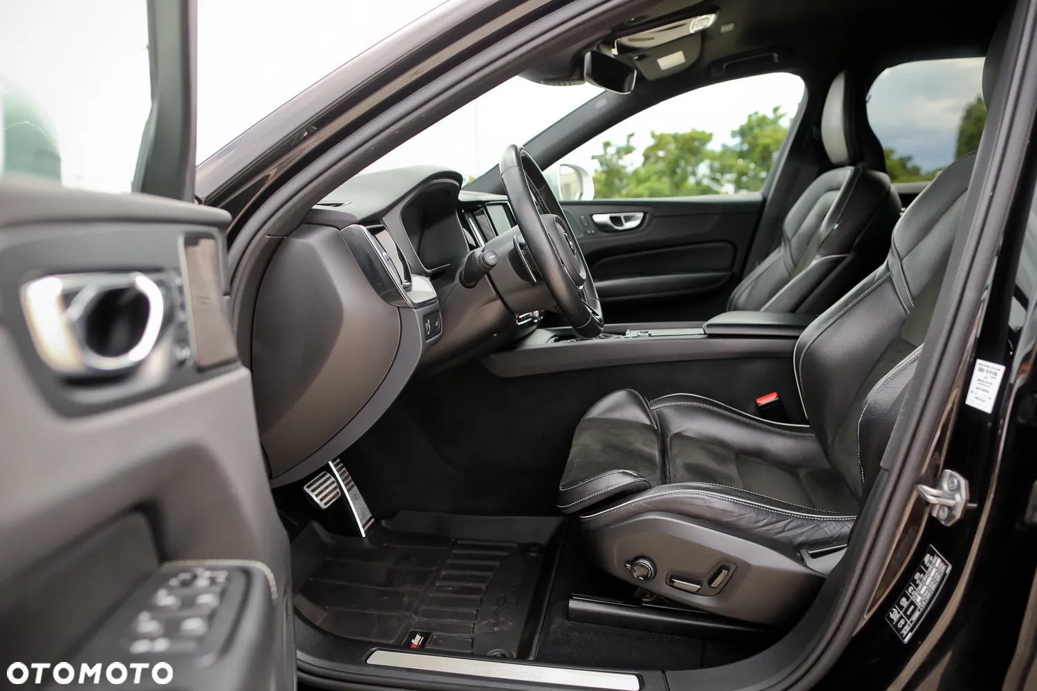 Volvo XC 60 D4 SCR AWD R-Design - 19
